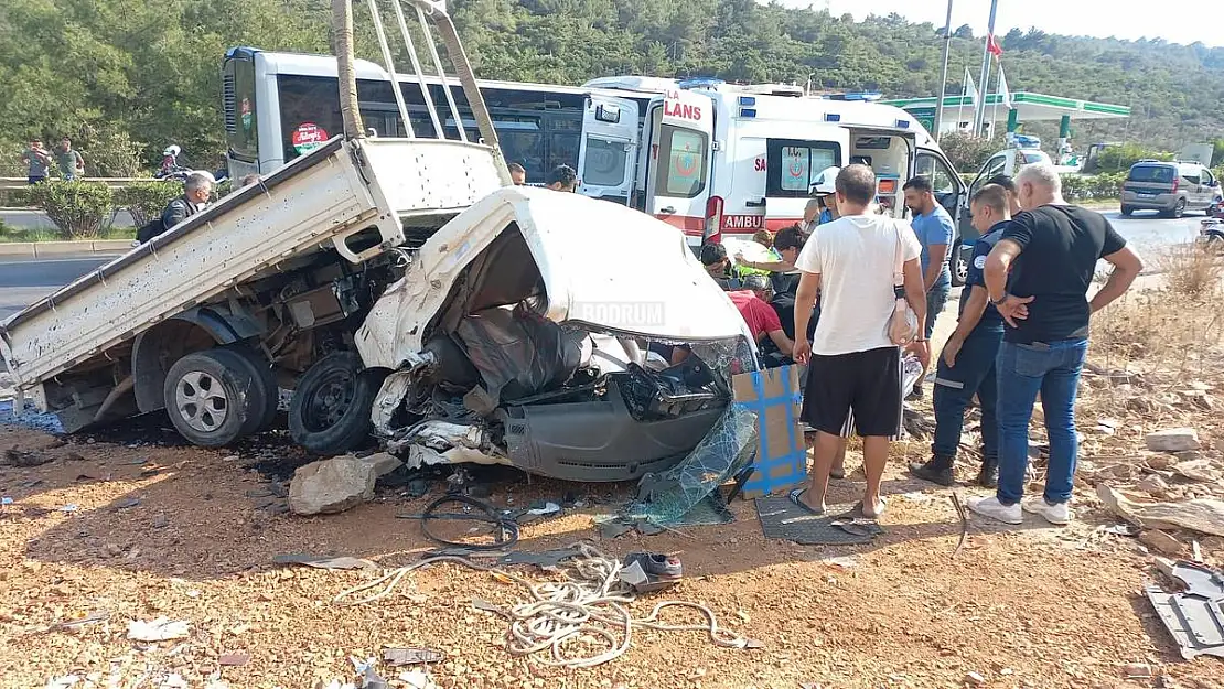 Bodrum'da Meydana Gelen Kazada 1'i Ağır 2 Kişi Yaralandı