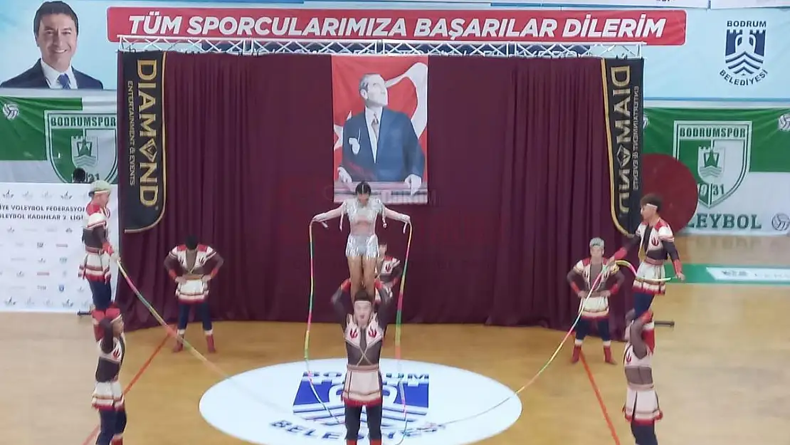 Bodrum'da Sirk Gösterisi İzleyenleri Hayran Bıraktı