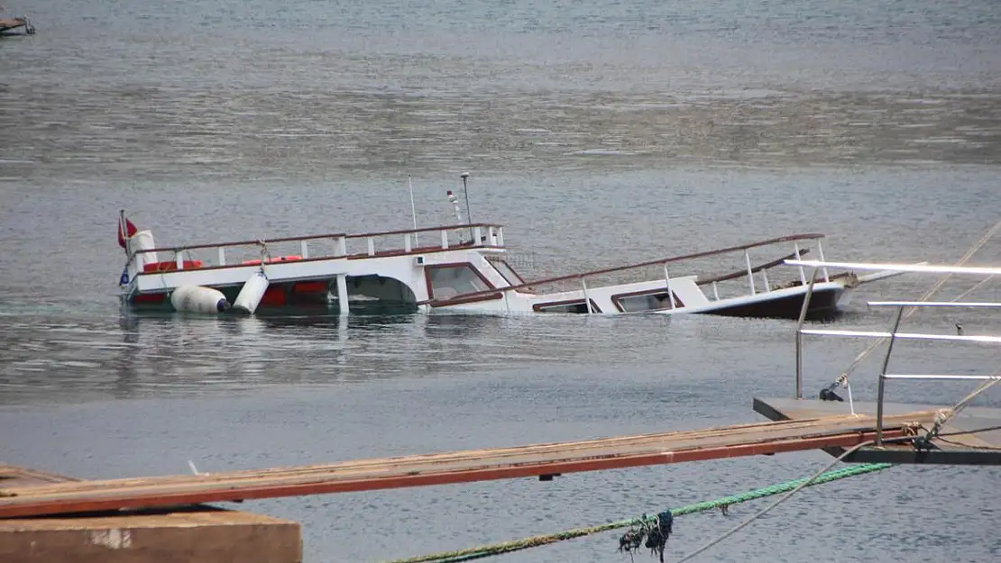 Bodrum'da Su Alan Tekne Battı