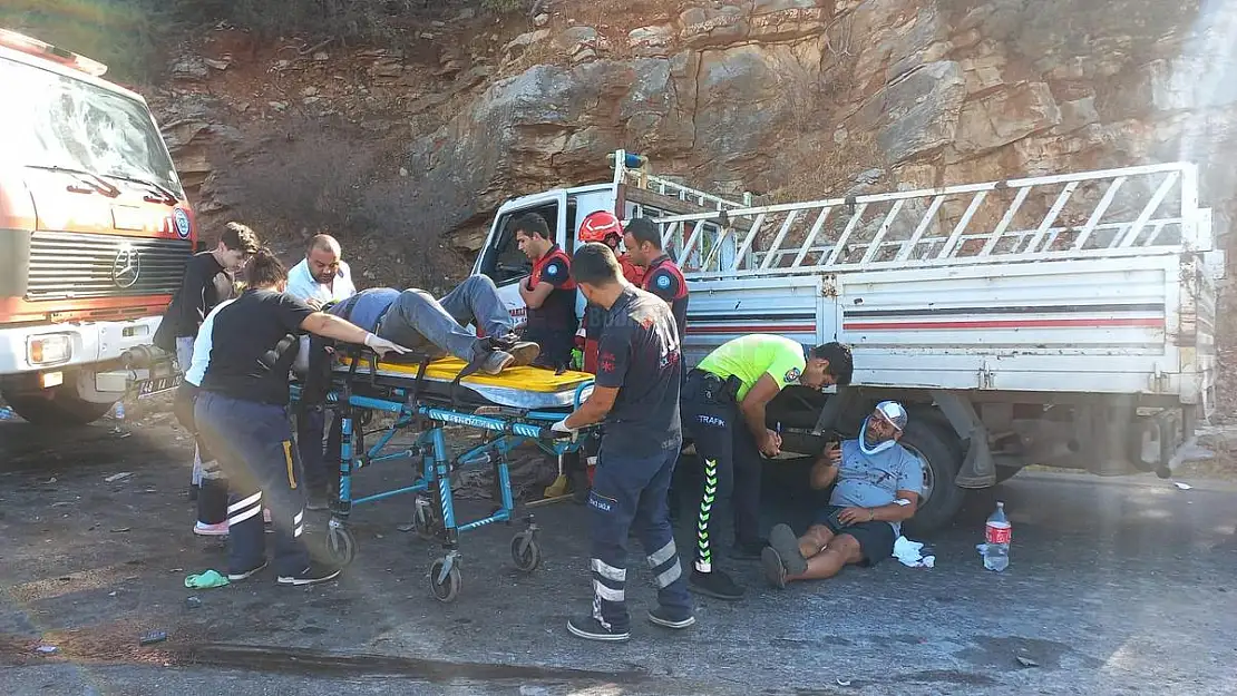 Bodrum'da Zincirleme Trafik Kazasında 3 Kişi Yaralandı