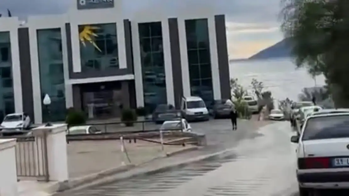 Bodrum'daki Su Patlakları Vatandaşı İsyan Ettirdi