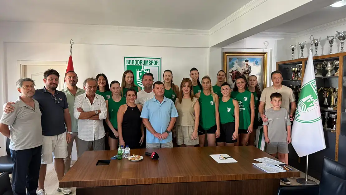 Bodrumspor Voleybol Şubesi'nden Yeni Sezon Öncesi İmza Şöleni !