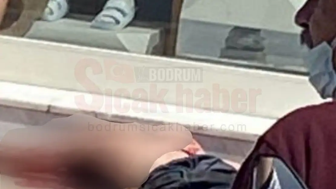 Bunalıma Giren Genç, Kendini Kesti