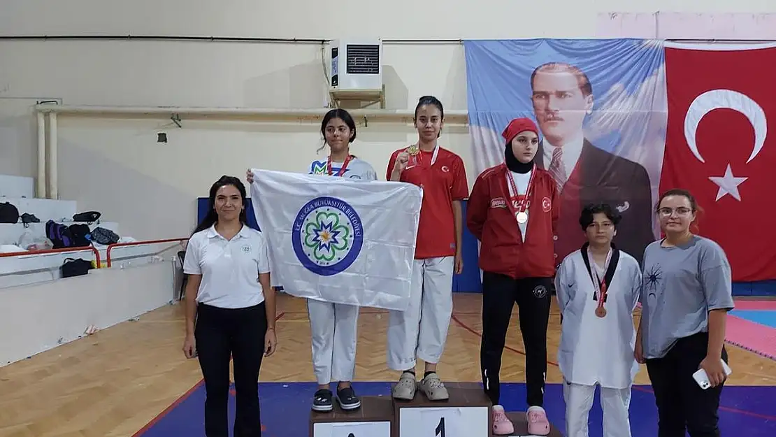 Büyükşehir Belediyesi Sporcularından Taekwondo Şampiyonaları'nda Büyük Başarı
