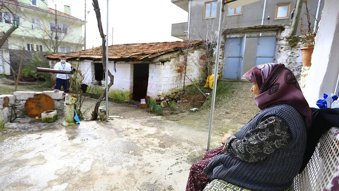 Büyükşehir Kırsaldaki Çınarların Yanında