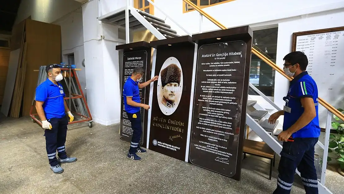 Büyükşehir'den Mahalle ile Okullara Atatürk Büstü ve Şeref Köşesi
