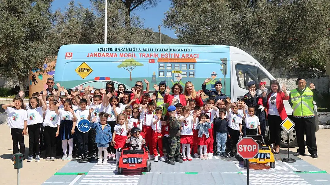 Çocuklara Trafik Eğitimi Verildi