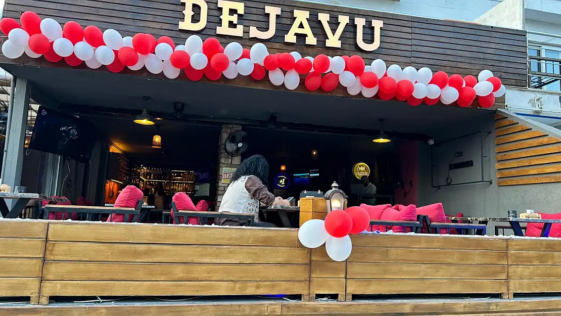 Dejavu Lounge Cafe, Yeni Konseptiyle Yeniden Açıldı