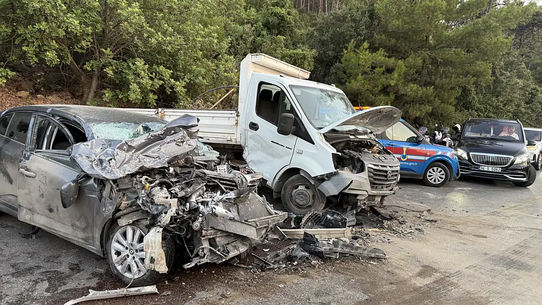 Demirbükü Mevkiinde Korkunç Kaza! 4 Yaralı!