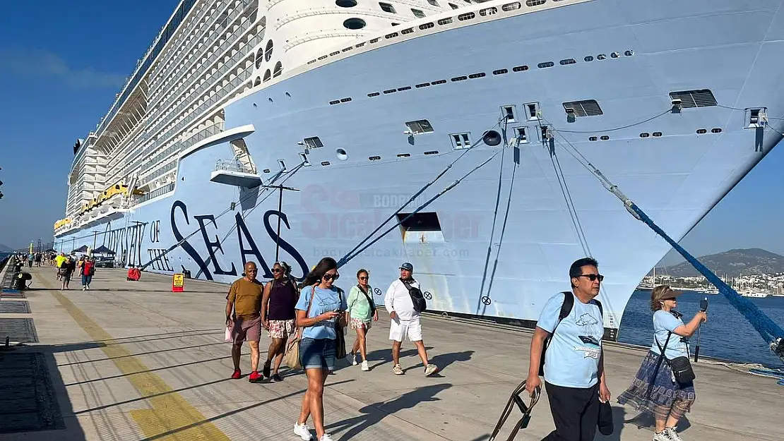 Dev Gemi 4207 Yolcusu ile  Bodrum'a Geldi