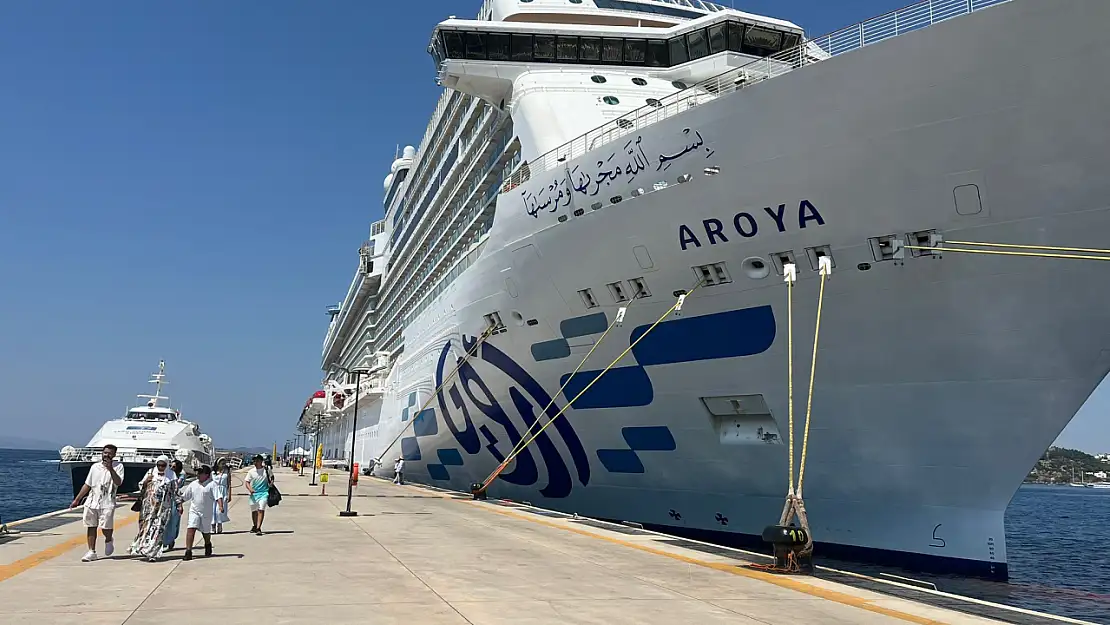 Dev Kruvaziyer 'Aroya' Bodrum'da!