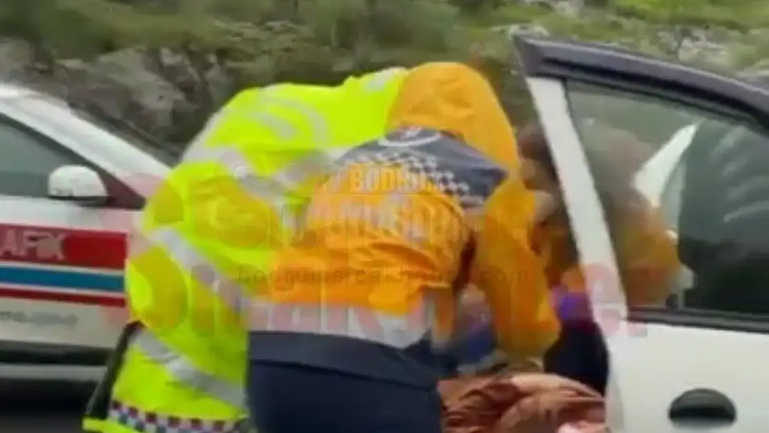 Direksiyon Hakimiyetini Kaybedip Kayalıklara Çarptı