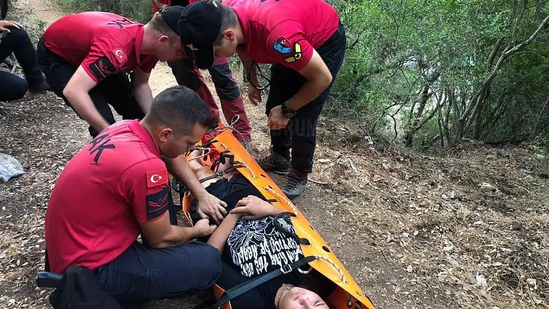 Doğa Yürüyüşünde Yaralanan Kadını JAK Kurtardı