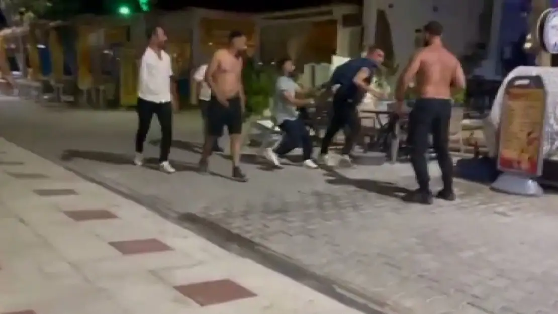 Esnafı silahlı vuran şahsı, vatandaşlar yakalayıp darbetti