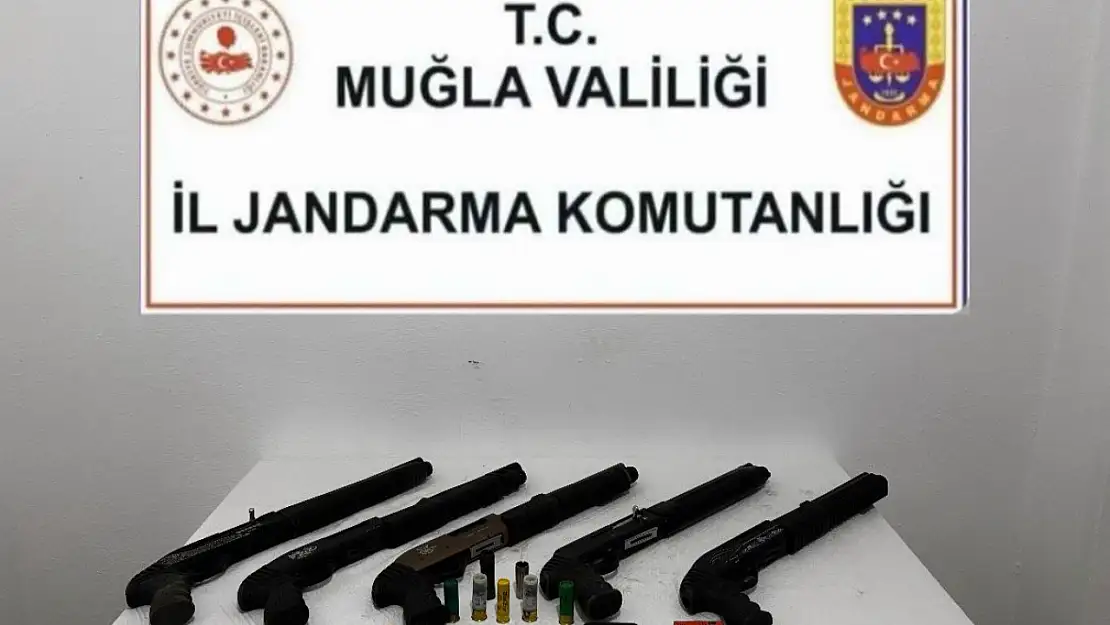 Ev ve Araçtan Cephanelik Çıktı: 5 Tüfek, 54 Fişek