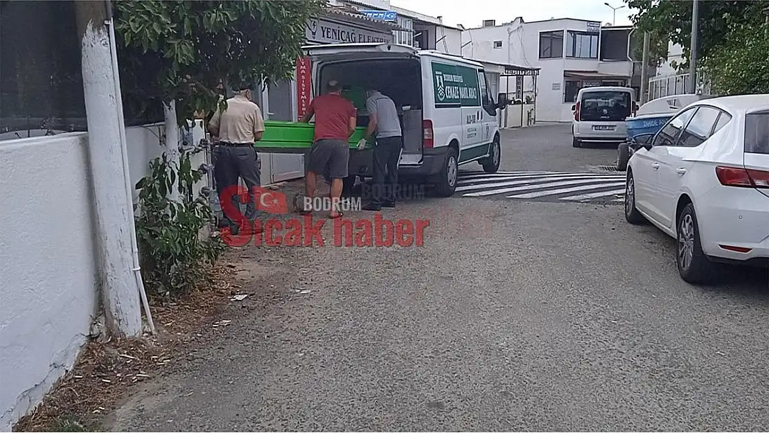 Evinde Ölü Bulundu