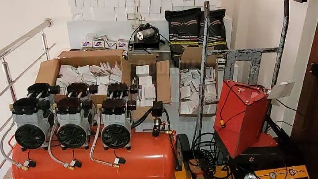 Evini Sigara Fabrikasına Çevirdi