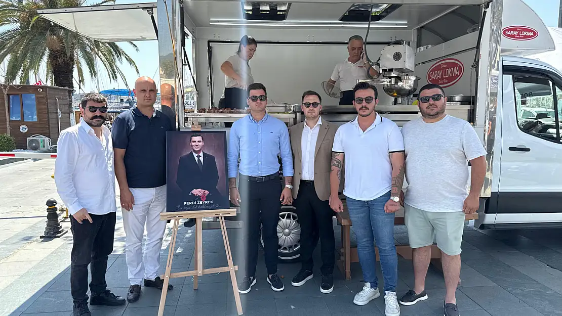 Ferdi Zeyrek Anısına Lokma Dağıtıldı, Vatandaşlar Meydana Akın Etti