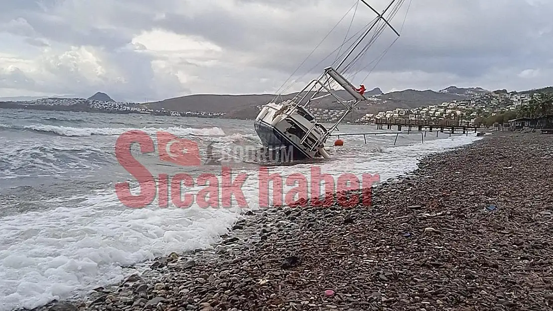 Fırtınada Bir Tekne Karaya Vurdu