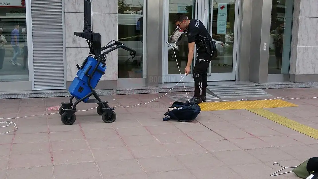 Fünye ile Patlatılan Şüpheli Çantadan Kıyafet Çıktı