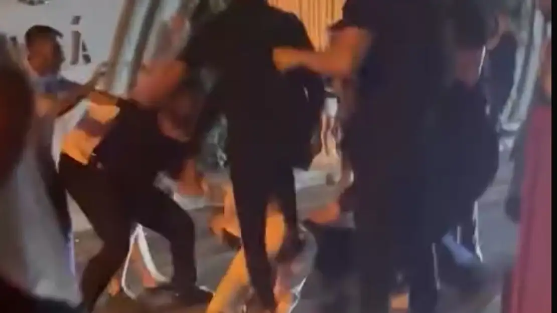 Gece eğlencesinin sonu kavgayla bitti !