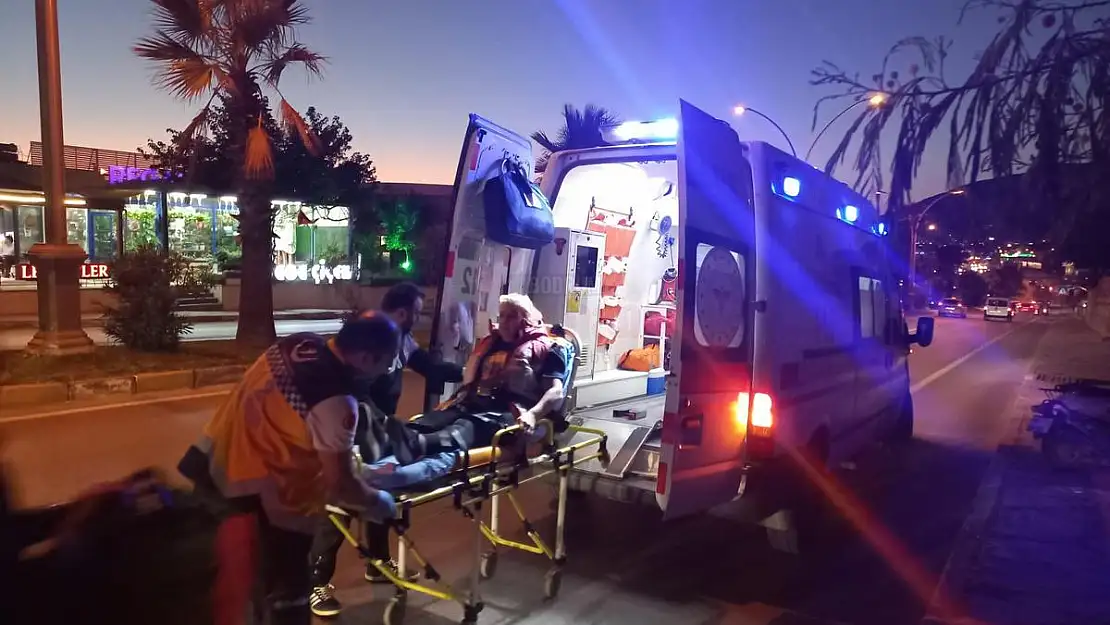 Gidon Hakimiyetini Kaybeden Sürücü Düşerek Yaralandı