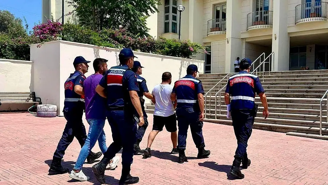 Göçmen Kaçakçılığı Şüphelisi 22 Kişi Yakalandı
