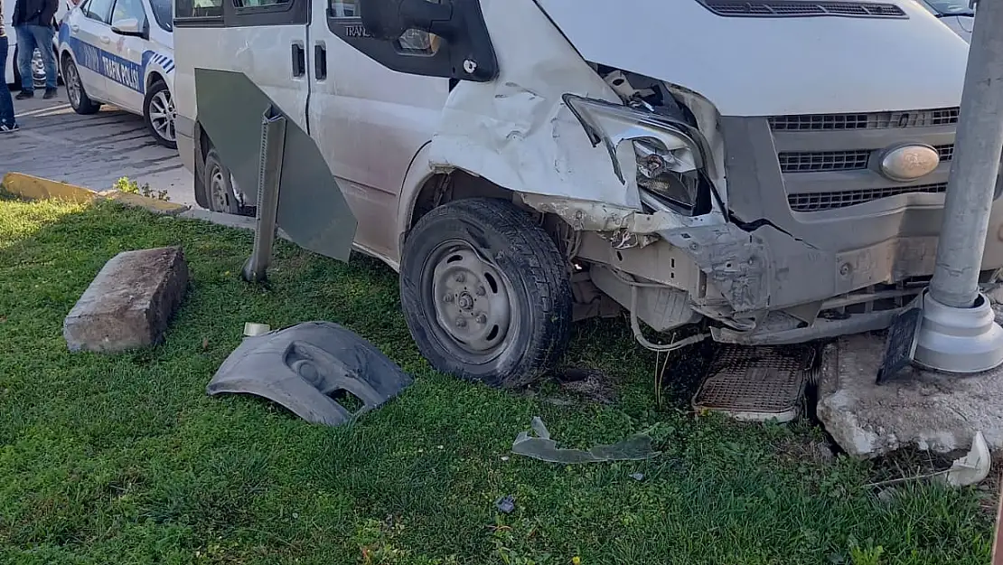 Gümbet kavşağında kaza