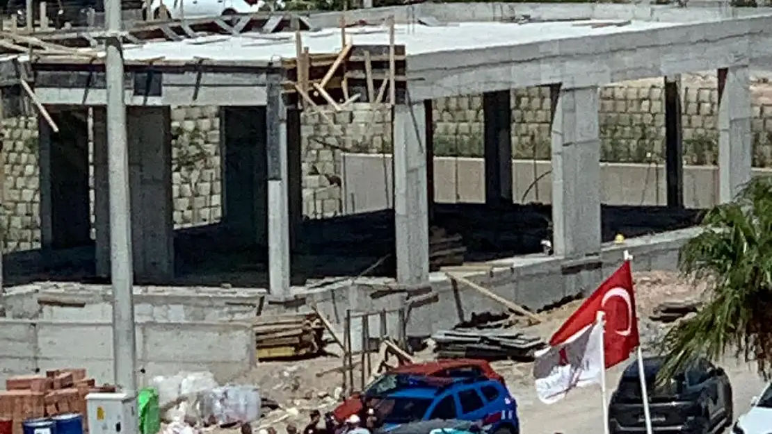 Gürültüden Bıkan Mahalleli Şantiyenin Yolunu Kapattı