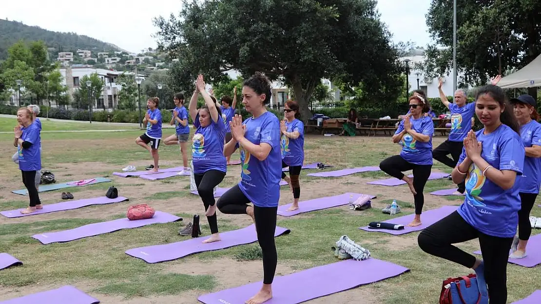 HİNDİSTAN BAŞKONSOLOSU DÜNYA YOGA GÜNÜ ETKİNLİĞİ
