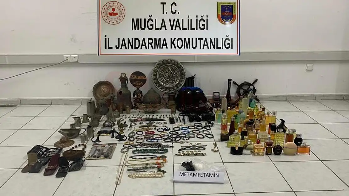 Hırsızlık Şüphelileri Jandarmadan Kaçamadı