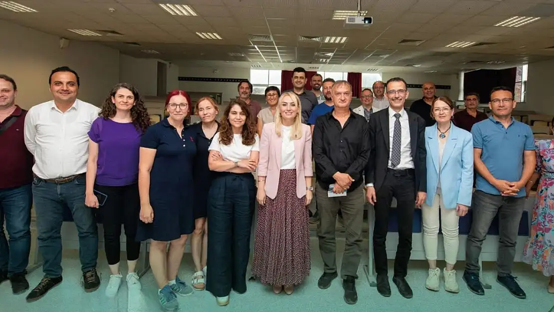 İl Sağlık Müdürü Dr. Eriş BAŞARAN AKÇA, Tıp fakültesi hocalarıyla bir araya geldi