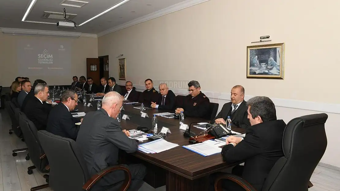 İL SEÇİM GÜVENLİĞİ TOPLANTISI VALİ TAVLI BAŞKANLIĞINDA YAPILDI