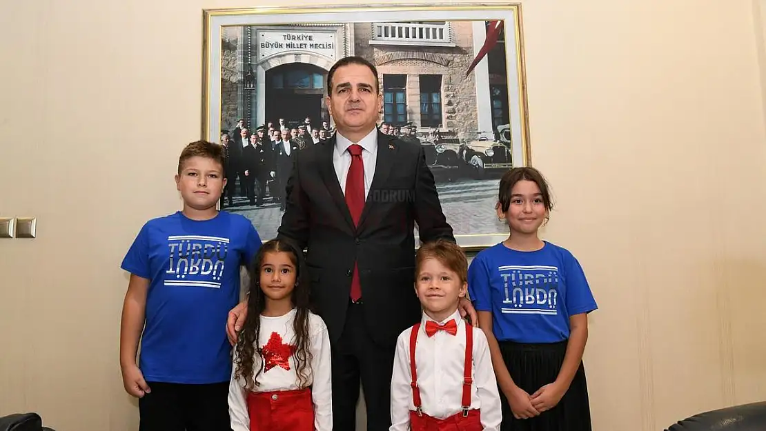 İlköğretim Haftası'nda Öğrencilerden Vali İdris Akbıyık'a Ziyaret