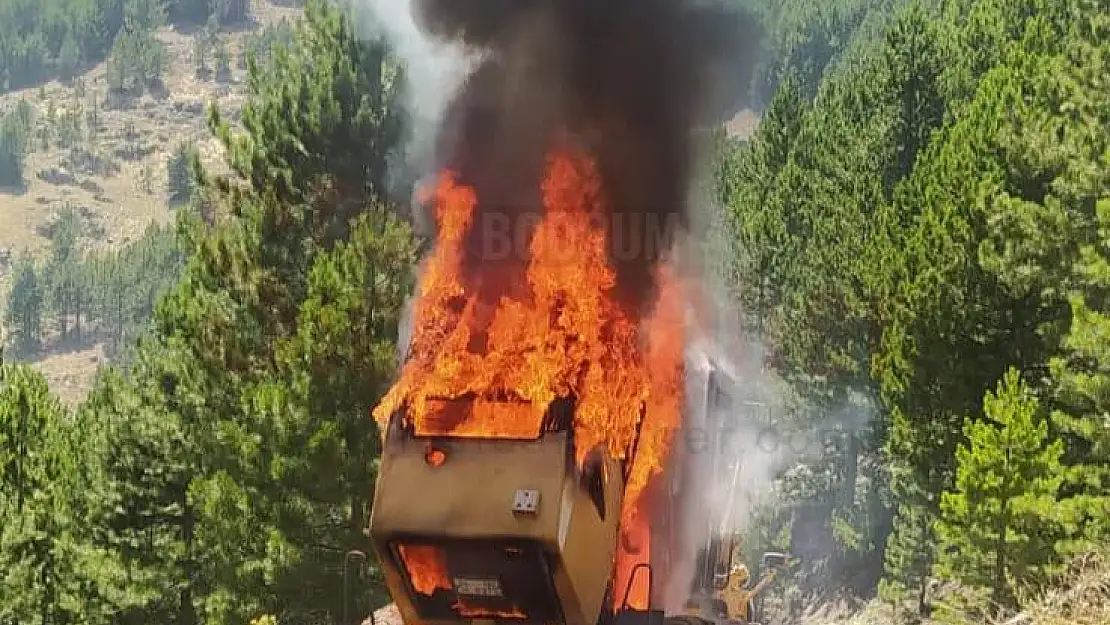 İş Makinesi Yangınına Anında Müdahale Edildi