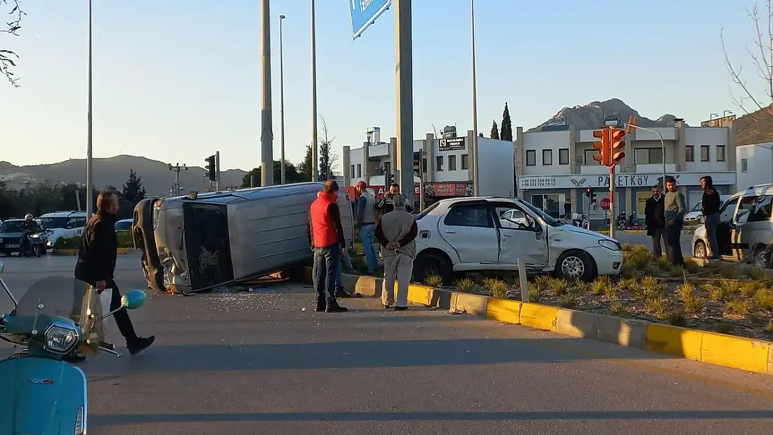 Işık İhlali Yapan Sürücü Kazaya Sebep Oldu