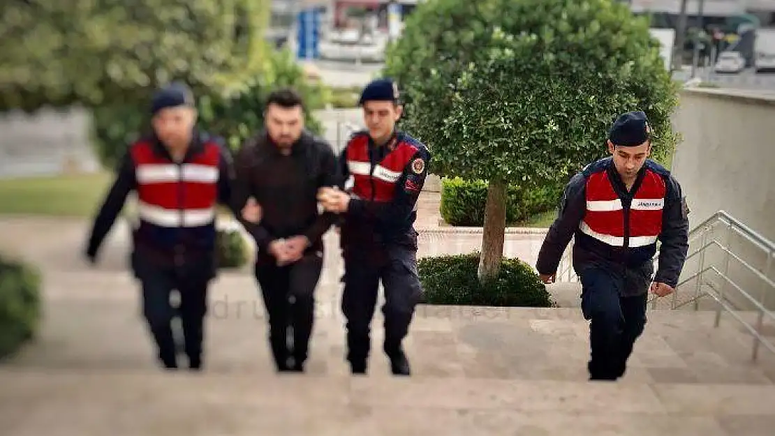 Jandarma Ekipleri  Uyuşturucu Ticareti Yapan Şahsı Yakaladı