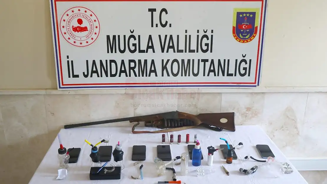 Jandarma Operasyonla 8 Uyuşturucu Şüphelisini Yakaladı
