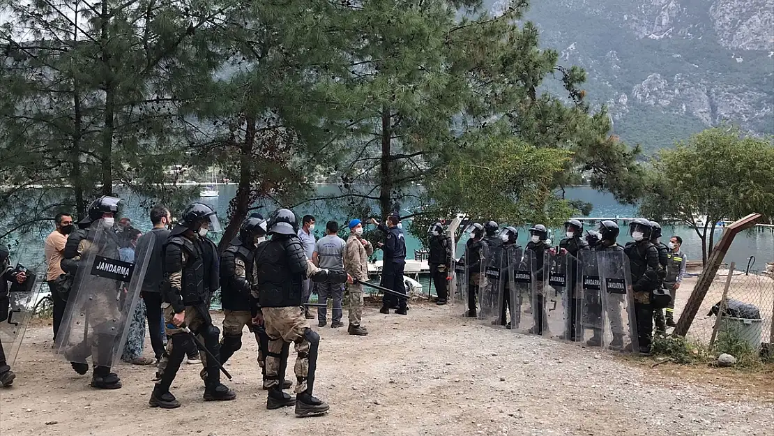 Kaçak yapıların yıkımı sırasında gerginlik yaşandı