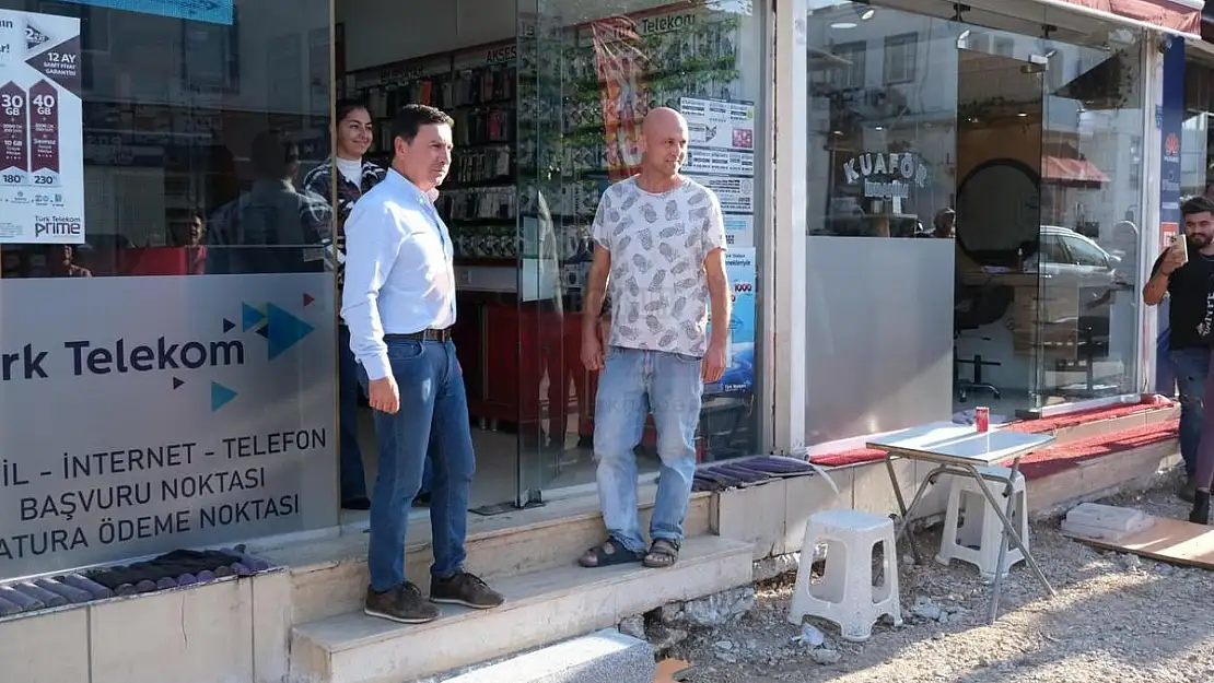 Kaldırım Ve Yol Yenileme Çalışmaları Sürüyor