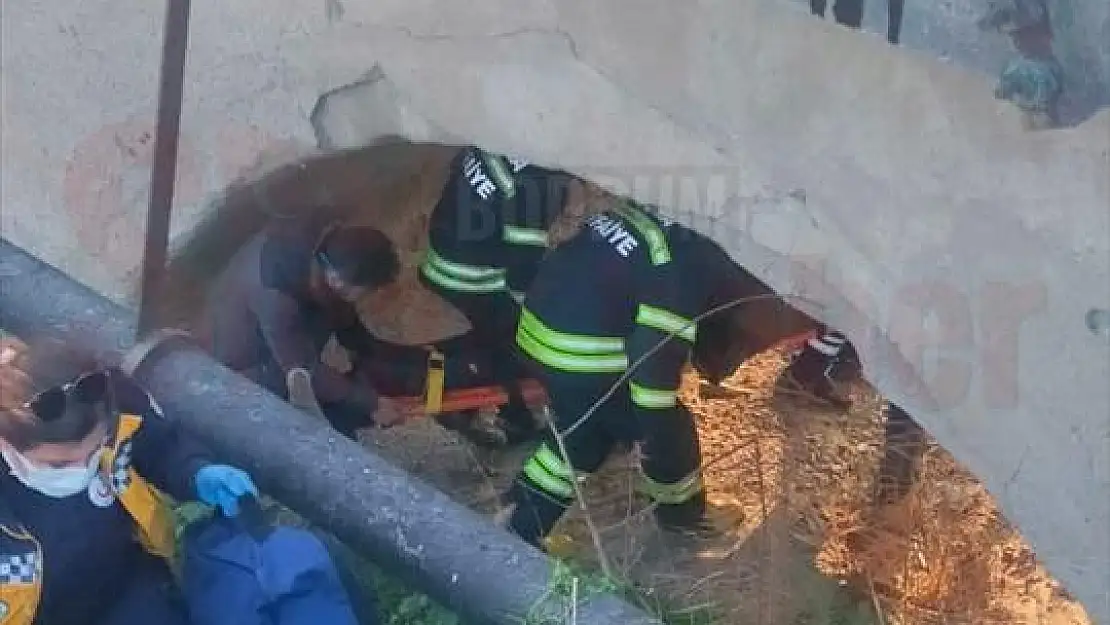 Kanala düşen motosiklet sürücüsü kurtarıldı