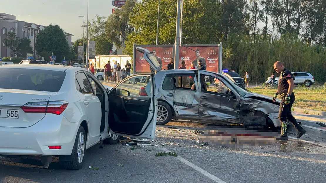 Karşı Şeride Geçen Otomobil Can Aldı