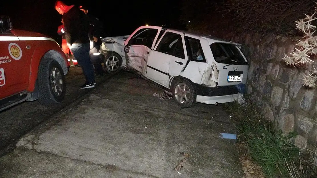 Kavşakta Meydana Gelen Kazada 6 Kişi Yaralandı