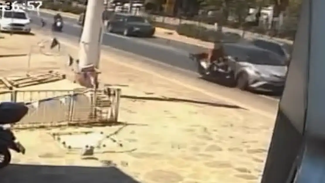 Kaza Anları Güvenlik Kamerasına Saniye Saniye Yansıdı