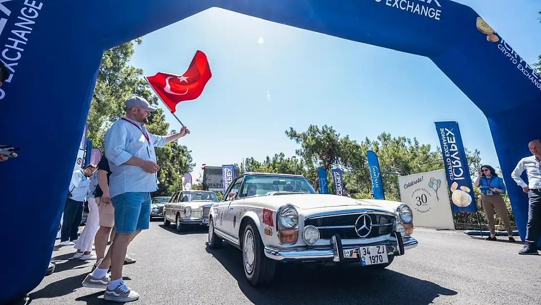 Klasik Otomobil Tutkunları Bodrum'da Buluştu