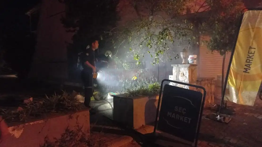 Konacık'ta Meydana Gelen Market Yangını Panik Yaşattı