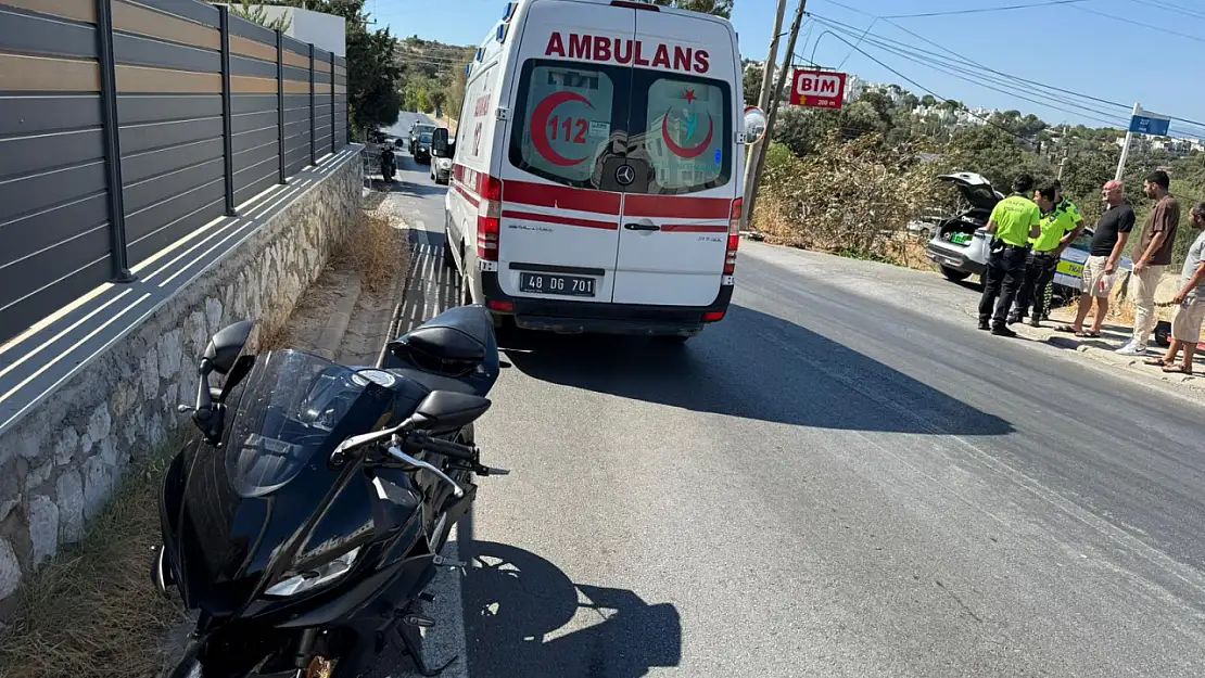 Kontrolden çıkan motosiklet yola savruldu !