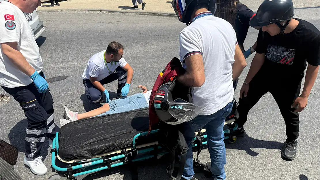 Kontrolsüz Araç Kazaya Neden Oldu: Motosikletteki Kadın Yaralandı
