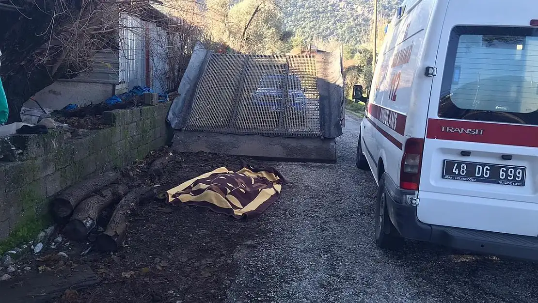 Kum Eleğinin Altında Kalarak Can Verdi