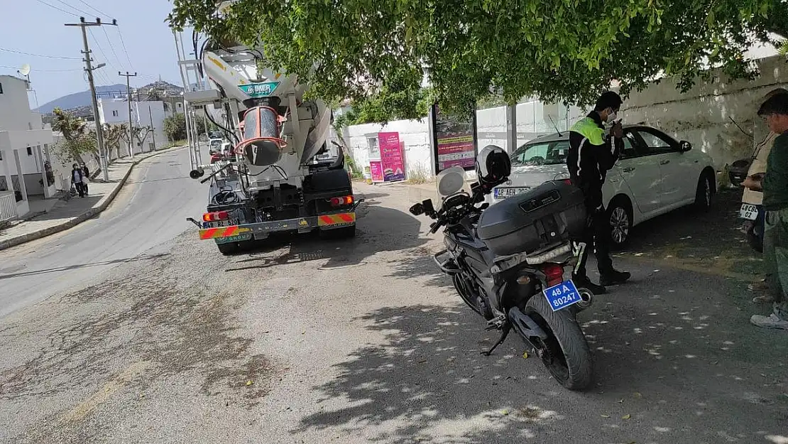Kumbahçe'de Beton Mikserine çarpan Motor sürücüsü yaralandı